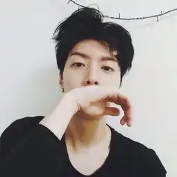 这两个头发可以直接叫理发师剪不,要喷发胶吗