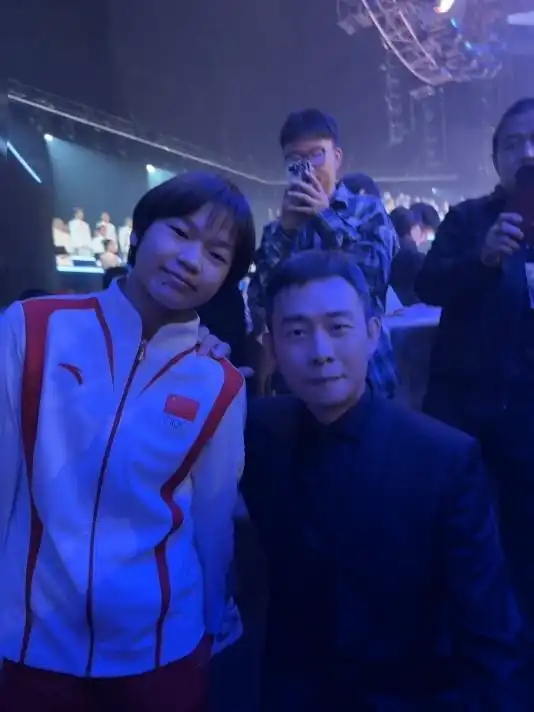 全红婵晒与樊振东黄晓明张译曾舜晞等合影大家都这么帅啊