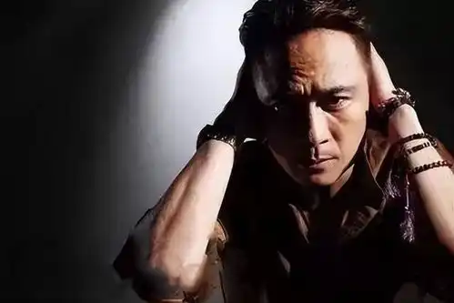 中年男人心中还有江湖么沉沦于盘文玩只有油腻么