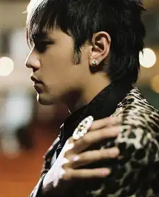 都是高鼻梁鹿晗井柏然王俊凯的侧颜太帅