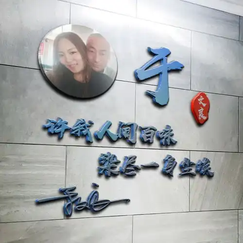 八月你好,最新3款高清雕刻版微信头像,
