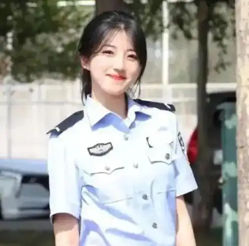 03年女警花枪杀丈夫,丈夫临死前跪地求饶,直呼不想女儿失去父亲