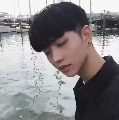 男生头像丨渣男会呼吸渣女蹦野迪直男爱萝莉直女恋腹肌老子不一样深情又专一