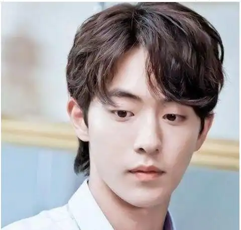 夏天男生发型步骤图解