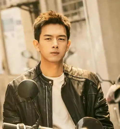 李现拒绝演高中生谭松韵我也不想演,但没办法,又演了演员钟汉良网易订阅