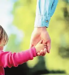 别把孩子全托给老人