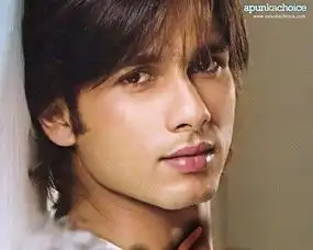 他是印度最帅男星之一曾被三傻女主角倒追如今接受包办婚姻