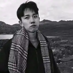 黑白高冷帅气男生图片