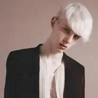 给这个陪个情侣头像