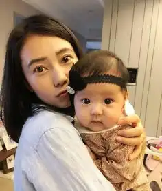 赵又廷官宣高圆圆怀孕,贾静雯迫不及待要向咘咘干妈分享育儿经