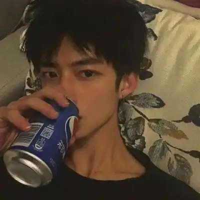 真人男生头像提及年少一词,当与平庸相斥