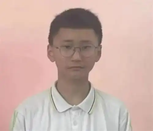 成都14岁男孩离家出走13天,母亲急盼儿回家,警方仍在帮忙寻找