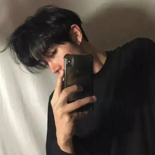 头像你可以回头看,但不能往回走,因为逆行全责女人