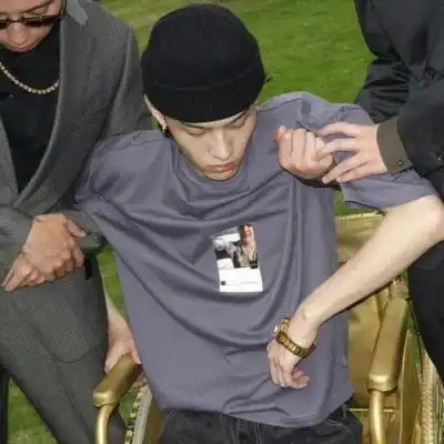 宸宸优质男头月亮会感到孤独男生头像我要个性网