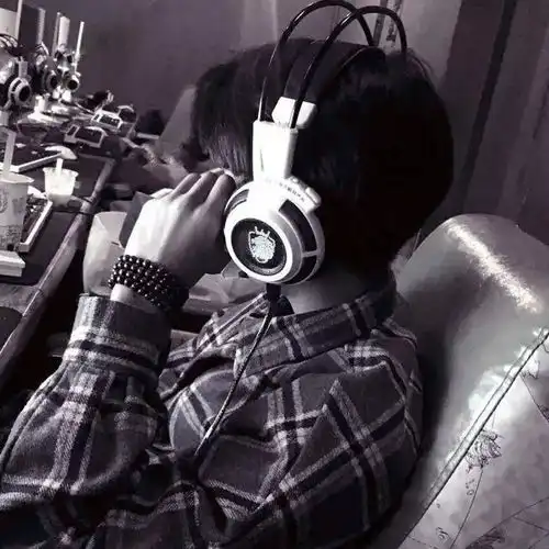 孤独患者风格男生头像