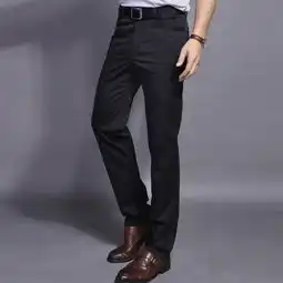 男人裤子别乱买,今年流行这3款裤型,很好的凸显了男人的气质