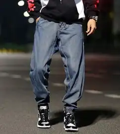 这新款的牛仔裤,上身高雅男人味尽显,适合780后穿