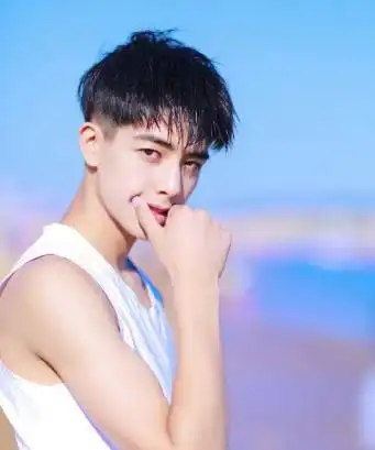 以家人之名今日开播宋威龙张新成两男神,让观众支持谁