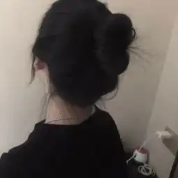 好看清纯女生头像背影侧脸,人生不在于拿有一手好牌