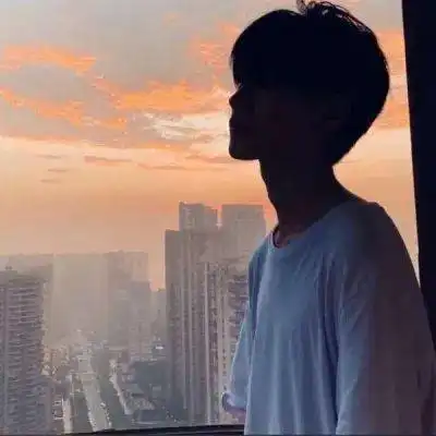 头像不为感情流泪只为干饭夜不能寐