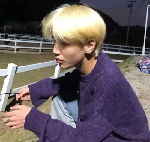 男生头像多了几分炽死真诚,男友腹肌小温暖