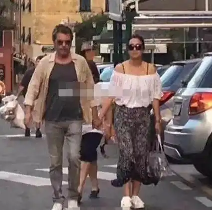 巩俐新恋情曝光男友是70岁的法国老帅哥,网友巩俐魅力十足啊