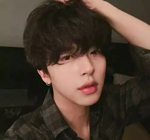 男生一定要试下的男士卷发