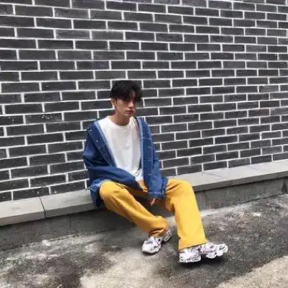 比较伤感的男生头像,喜欢一个人太累了封闭爱情吧