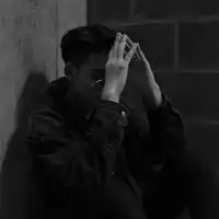 2018好看的男生头像到口罩人,玩手机的