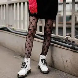 复古华丽mix潮酷街头,多元风格攻占霓虹街头海报时尚网日本街拍之古着聚集地原宿篇362期