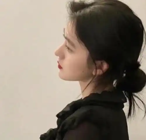 熬夜和爱而不得的人都该戒了