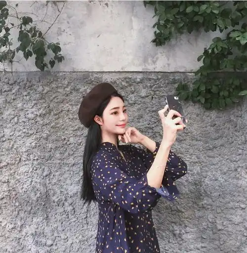 会多国语言善良姑娘,高瘦英俊白衣少年