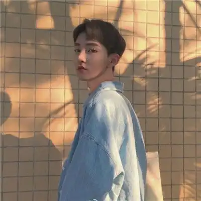 失落伤感头像男高清无水印一个人陷入深深的沮丧与失落