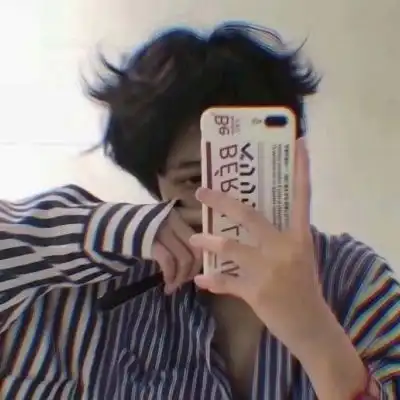 走路带风的帅帅的男生头像,这才是男人应有的范儿