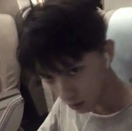 头像帅帅的男生头像