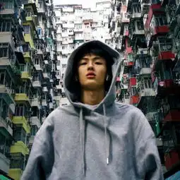 谁知道这个小哥哥是谁