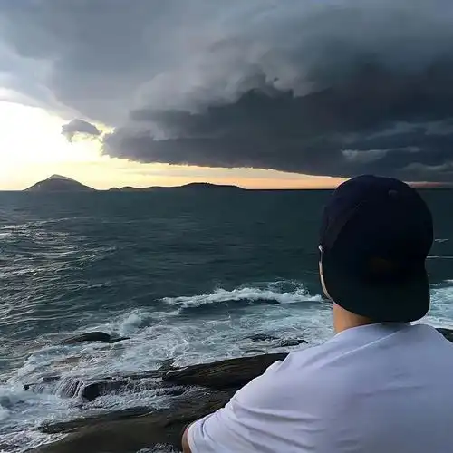 头像氛围感帅哥