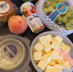 朋友圈背景图听话就算遇不到别人也别再喜欢他了