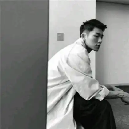 男生头像冷酷忧伤真人,千金难买我快乐