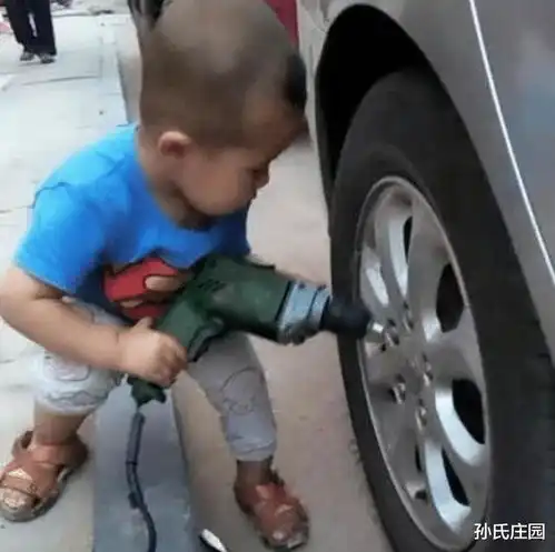 这妹子哪里都好,唯独不应该穿这样的衣服,缺点都暴露了