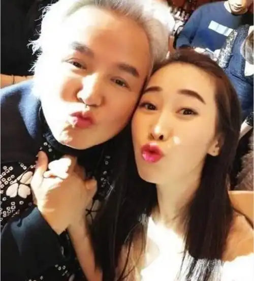 林瑞阳绯闻女友现身,张庭送她价值6位数名表,亲切称她为家人