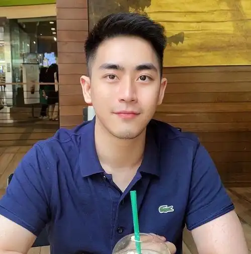 2021男生不烫不染的发型,剪完干净利落,尽显潮流帅气