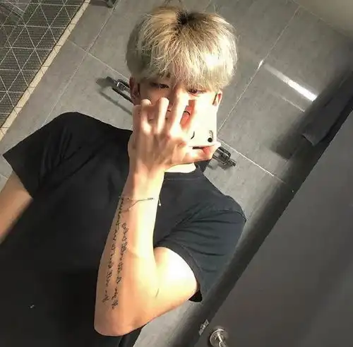 百看不厌微信头像