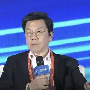 李开复畅谈大模型非常适合虚拟世界,短期最担忧坏人做坏事
