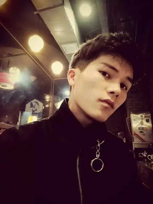 被发型师毁容的18岁,才是我们的青春