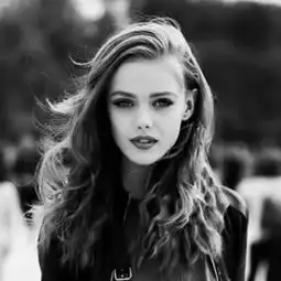 飘逸秀发美女图片