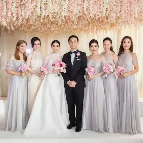 三房急不急赌王二房四房关系越来越亲密,何超盈被二房人献殷勤