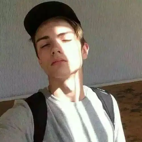 男头明明从未拥有过你,却在心里失去过你千千万万次