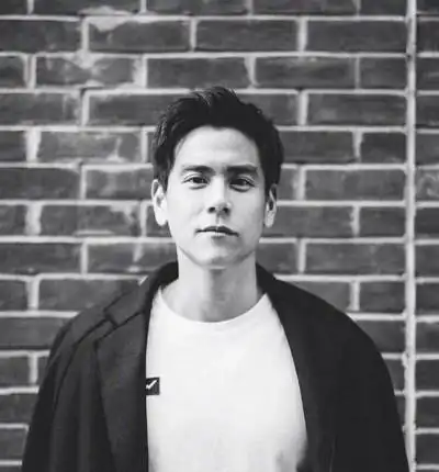 彭于晏近照曝光为了演戏瘦脱相,网友大赞太敬业