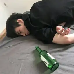 夏日男生清新好看的时尚个性头像